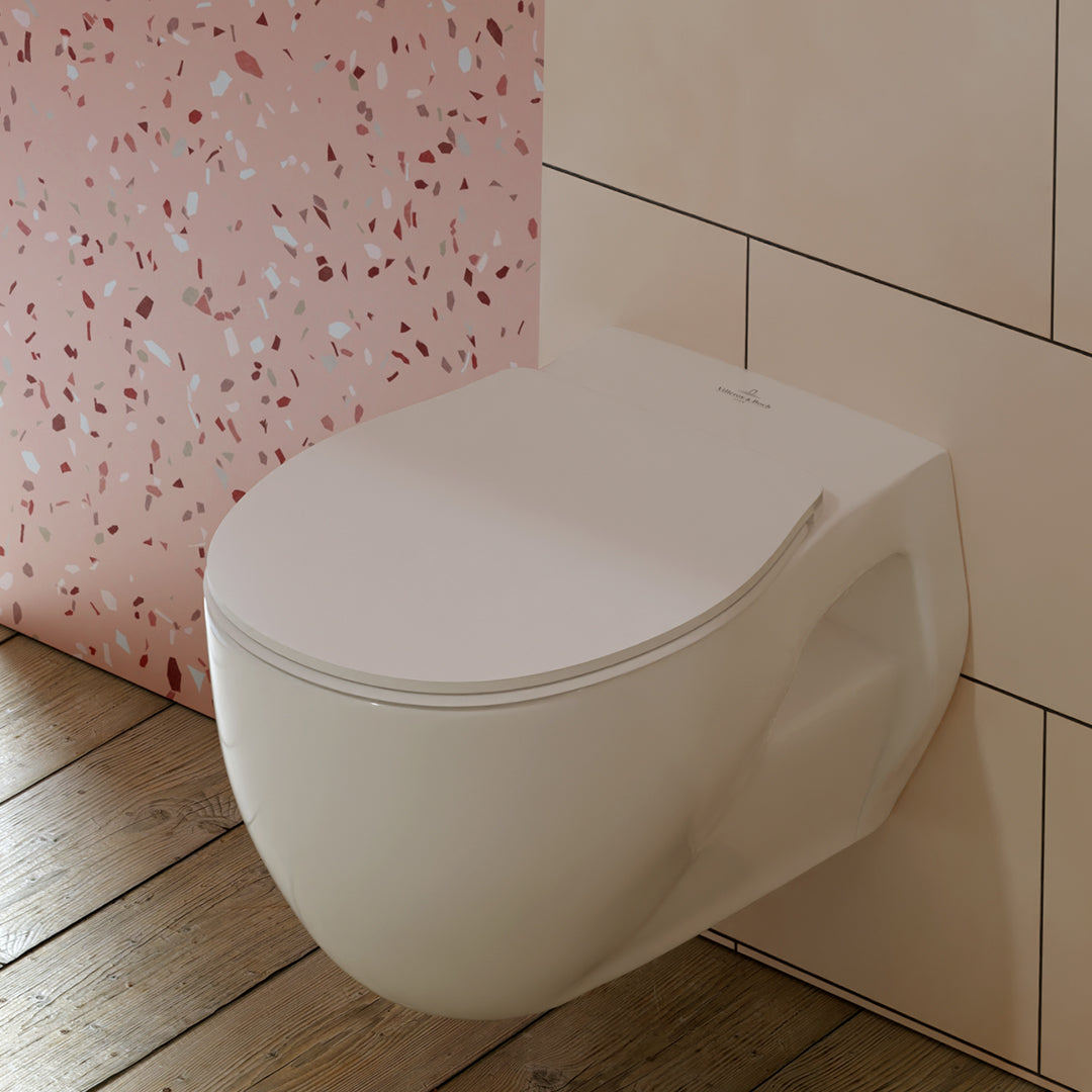 ( طلب مسبق )  مرحاض معلق فيلروي اند بوخ اونوفو 5C31B301 ابيض ريمليس بالسيديلي ذاتي الغلق والمقبض والشطاف الداخلي ومجموعة التثبيت