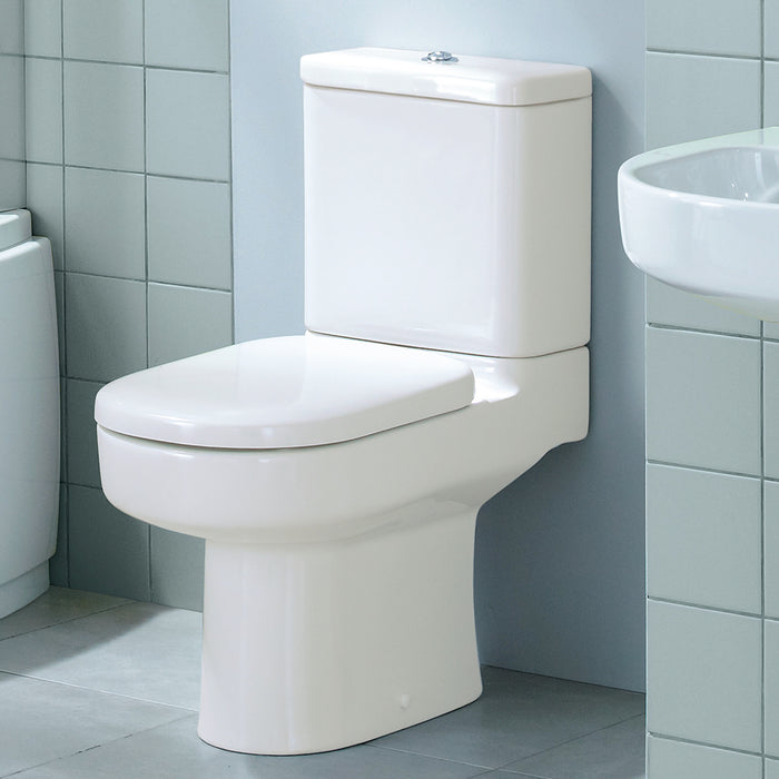 ( طلب مسبق )  مرحاض ايديال ستاندرد بلايا G 4921 برجامون الصرف P بالسيديلي والخزان بالعدة والشطاف الداخلي ومجموعة التثبيت